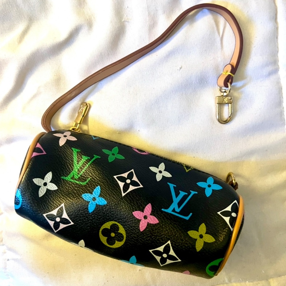 👑✅PRICE FIRM✅ Black Multicolor Monogram Mini Barrel Cosmetic Case. Brand new! - Picture 9 of 14